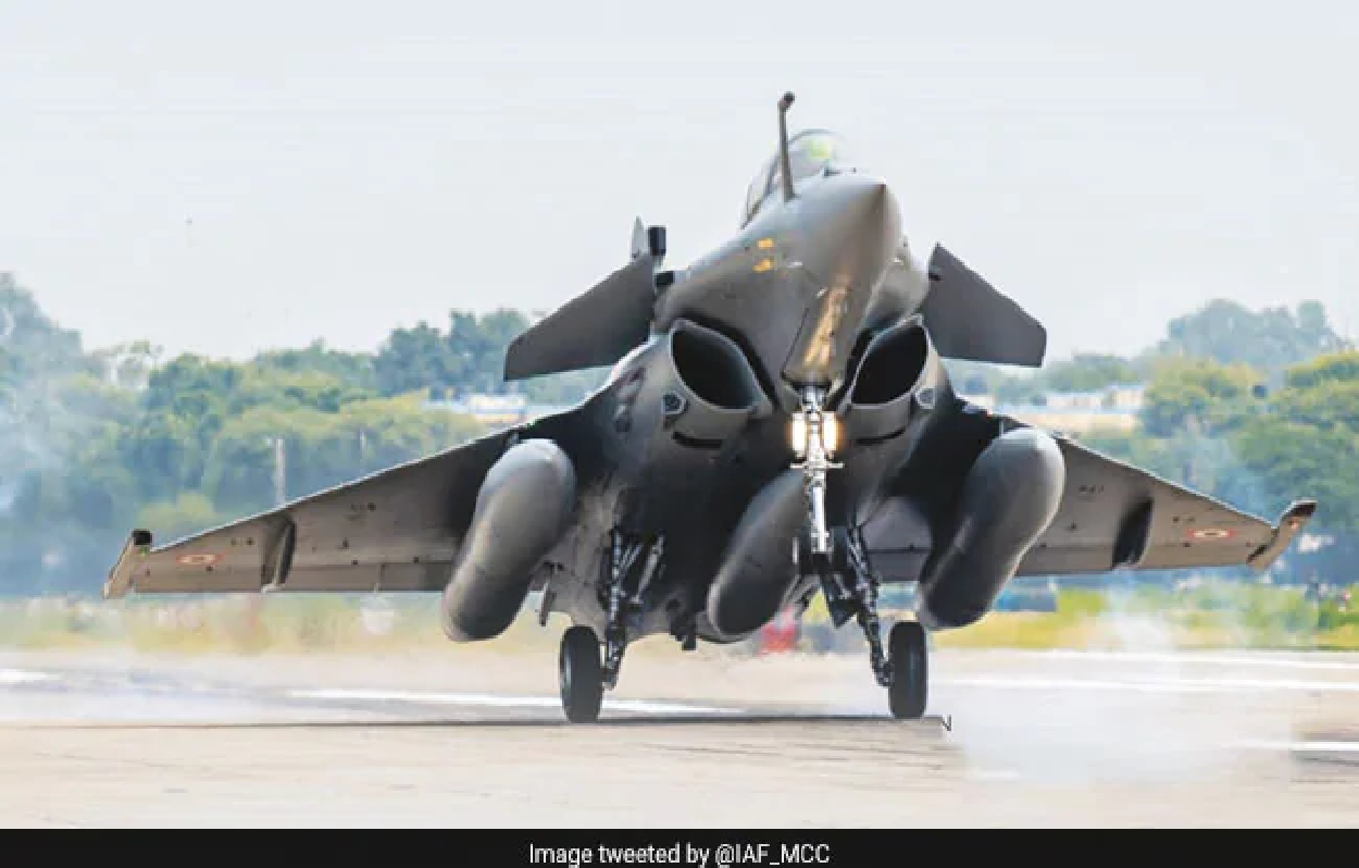 राफेल सौदे में भारतीय बिचौलिये को 10 लाख यूरो दिए थे दसॉ ने : रिपोर्ट