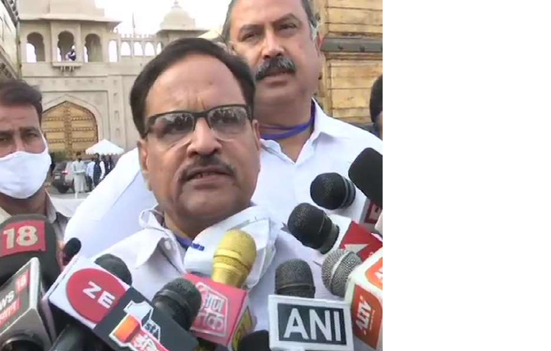 असम में रिजल्‍ट से पहले सियासत तेज, कांग्रेस ने अपने सहयोगी दल AIUDF के विधायक प्रत्याशियों को जयपुर किया शिफ्ट, जानें वजह