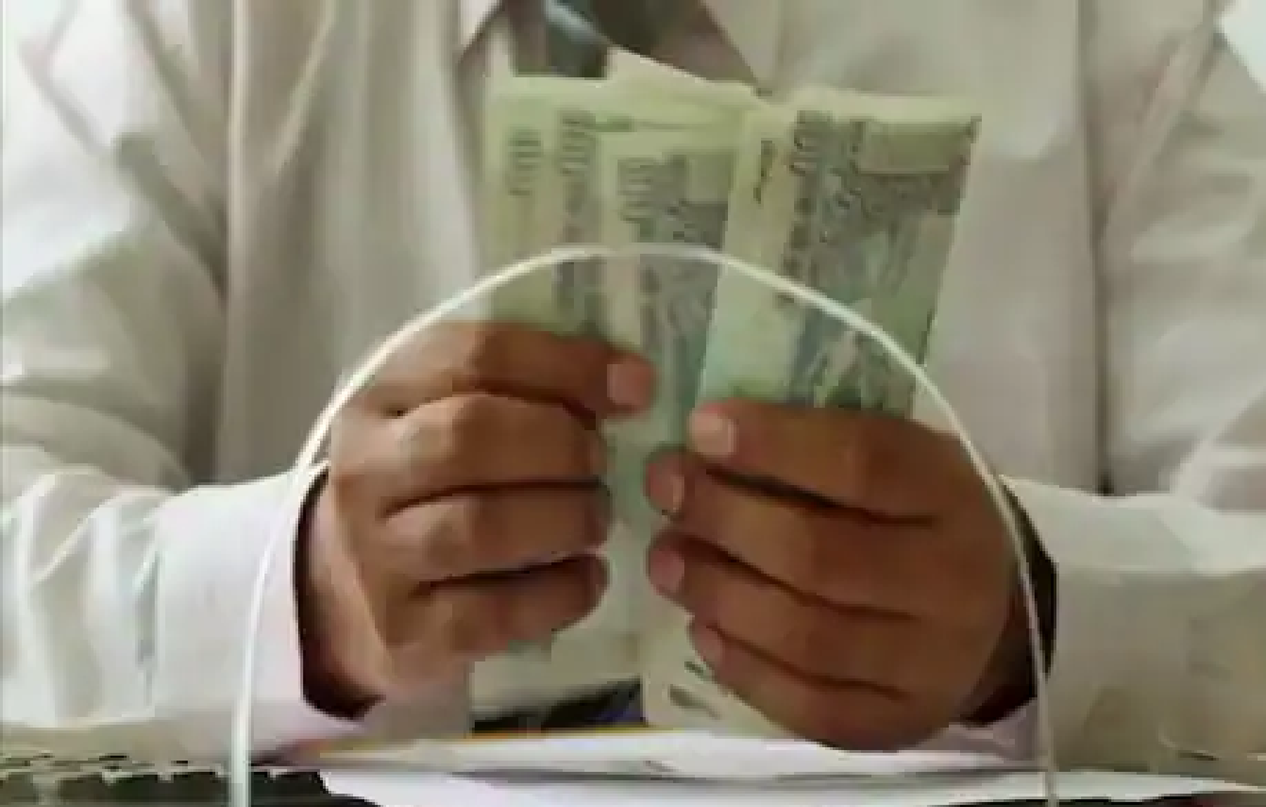 7th Pay Commission: केंद्रीय कर्मचारियों के लिए खुशखबरी, 17 से बढ़कर 28 फीसदी हो जाएगा DA, सैलरी में होगा इजाफा!