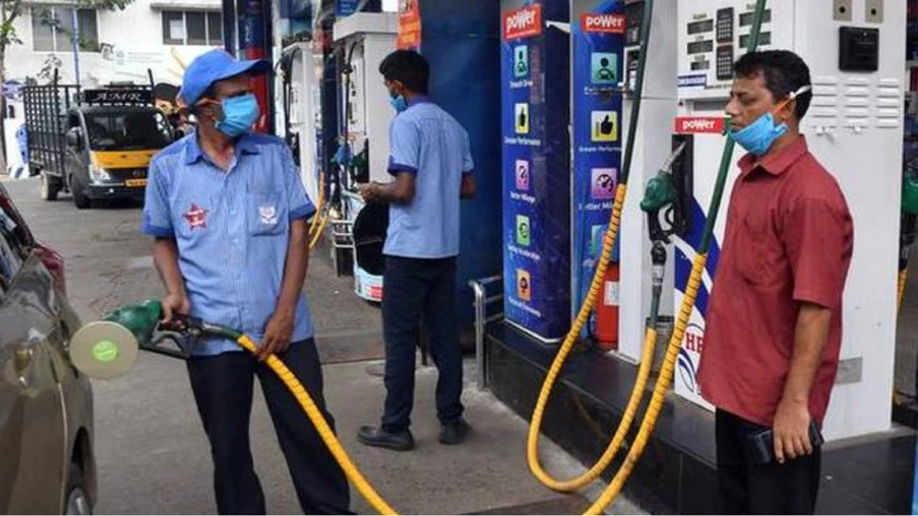 Petrol Price Today 27 May 2021: पेट्रोल-डीजल की कीमतों में लगी आग, साल भर में 22 रुपये महंगा हुआ पेट्रोल