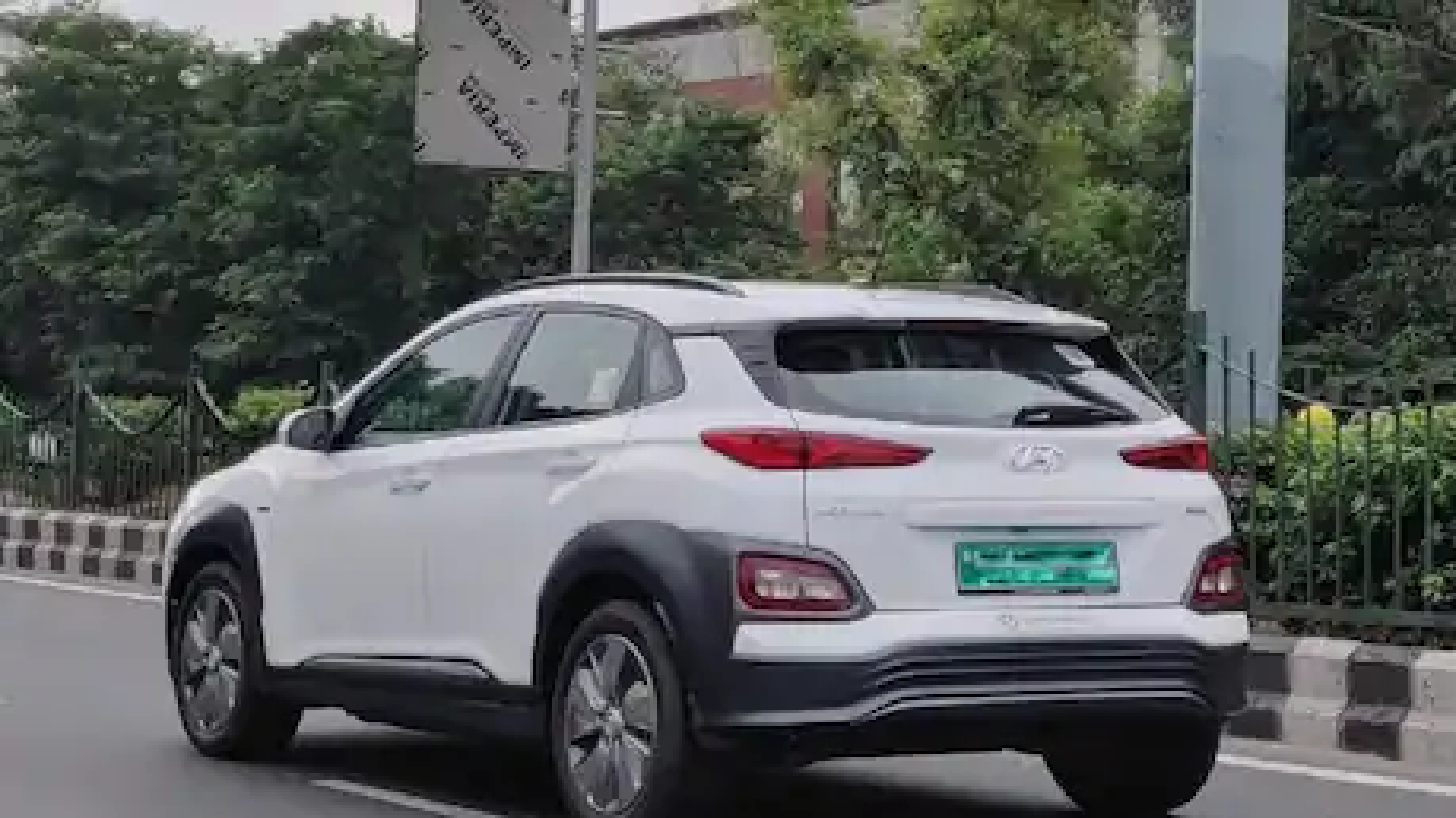 सड़क परिवहन मंत्रालय करेगा नियमों में बदलाव, इलेक्ट्रिक वाहनों को सभी तरह की रजिस्‍ट्रेशन फीस से रहेगी छूट