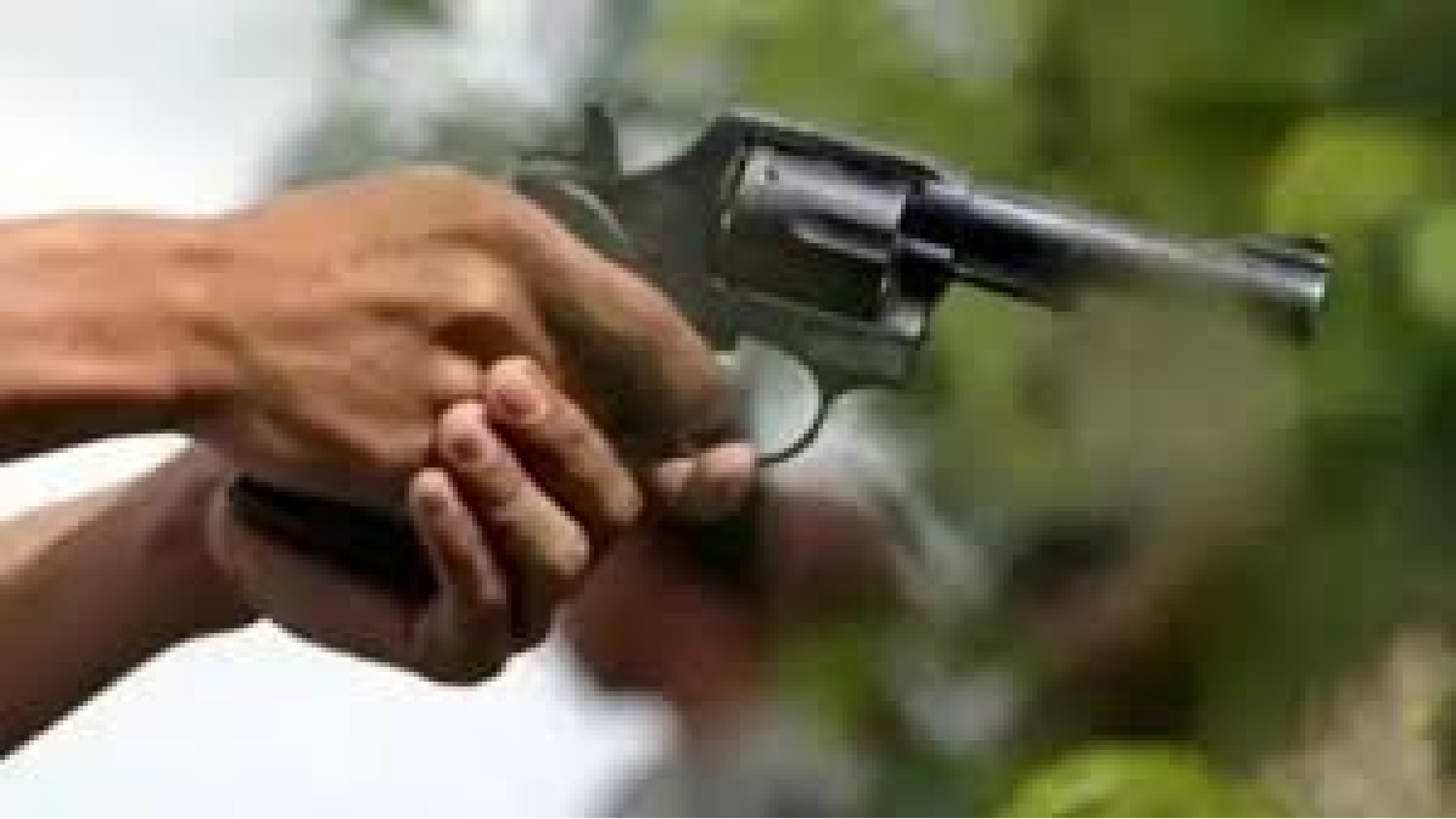 पुणे में राकांपा नेता को गोली मारी, घायल