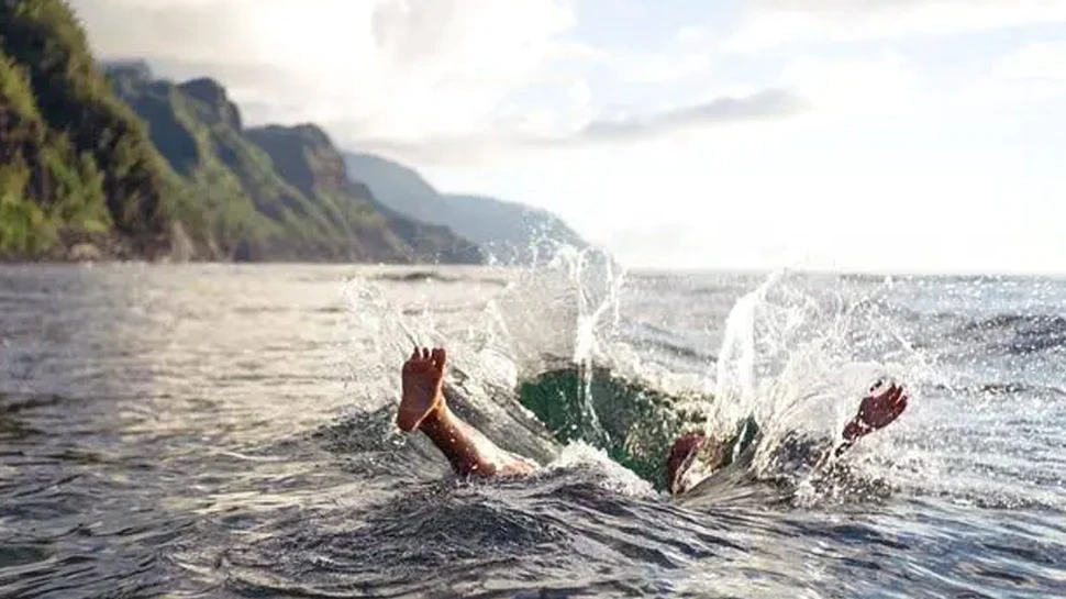 Ayodhya हादसा: Saryu नदी में स्नान के दौरान डूबे एक ही परिवार के 12 लोग, 6 के शव बरामद; 3 अब भी लापता