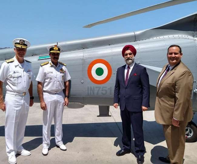 भारतीय नौसेना को मिले दो MH-60R हेलीकॉप्टर, मजबूत होने की राह पर भारत-अमेरिका रक्षा संबंध